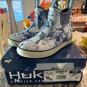 Huk Kids Water Shoes in Blue and White